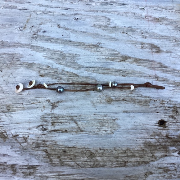 Puka Pearls + leather BRACELET Ella May Maui - Picture 2 of 4